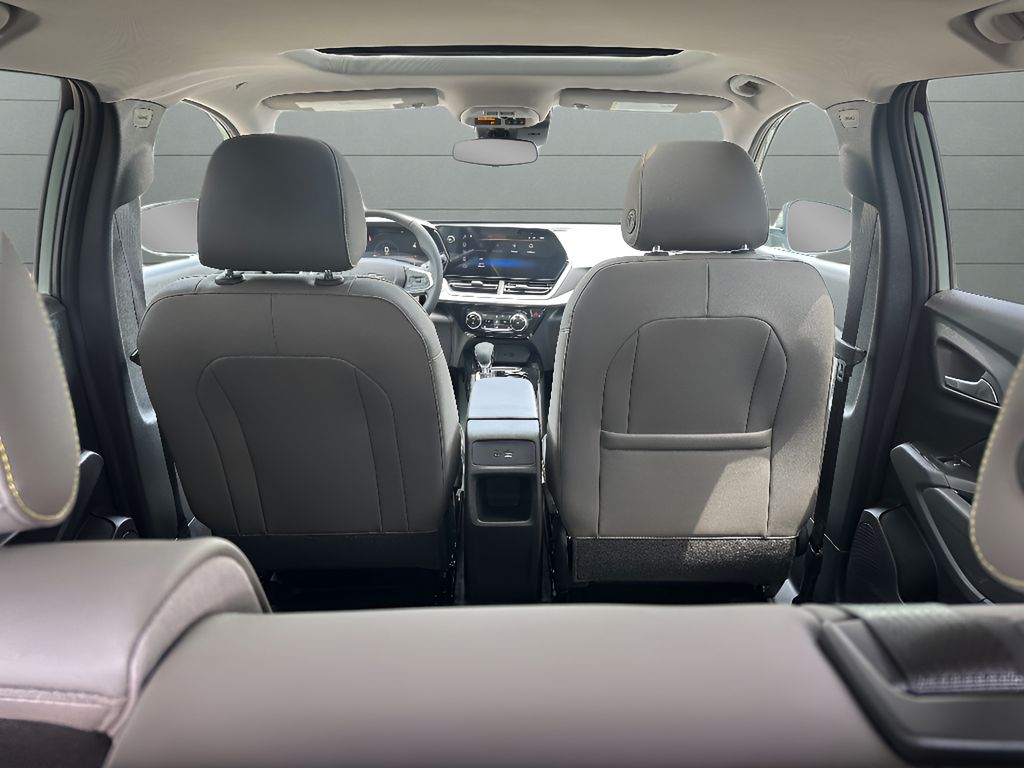 2026 Chevrolet Trax ACTIV - Cacti Green exterior view 12