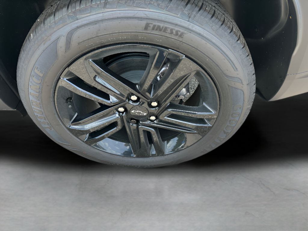 2026 Chevrolet Trax ACTIV - Cacti Green exterior view 9