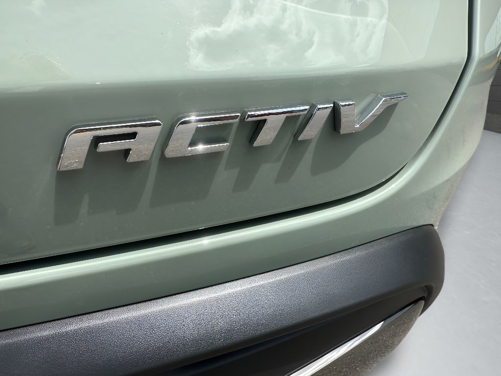 2026 Chevrolet Trax ACTIV - Cacti Green exterior view 10
