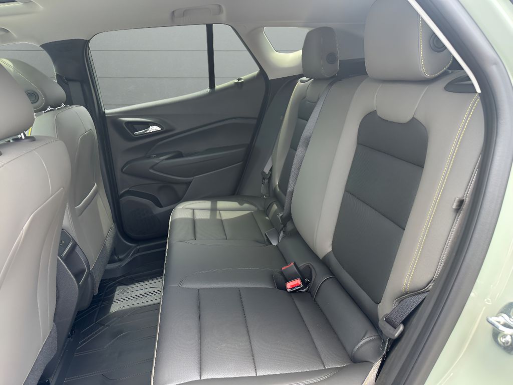 2026 Chevrolet Trax ACTIV - Cacti Green exterior view 14