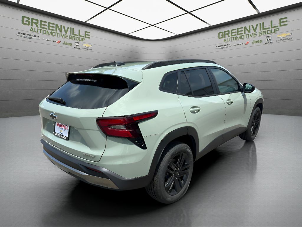 2026 Chevrolet Trax ACTIV - Cacti Green exterior view 5