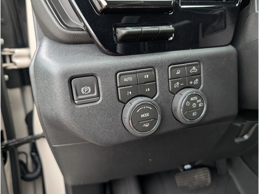 2026 Chevrolet Silverado 2500.0 - WHITE SANDS exterior view 18