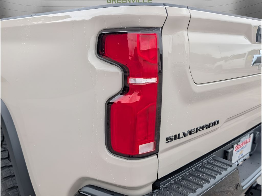2026 Chevrolet Silverado 2500.0 - WHITE SANDS exterior view 9