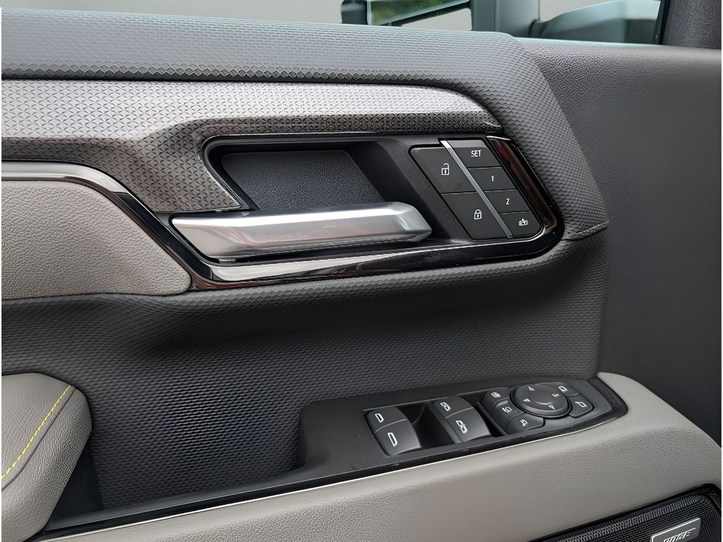 2026 Chevrolet Silverado 2500.0 - WHITE SANDS exterior view 14