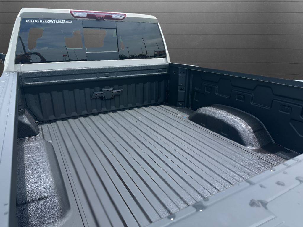 2026 Chevrolet Silverado 2500.0 - WHITE SANDS exterior view 10