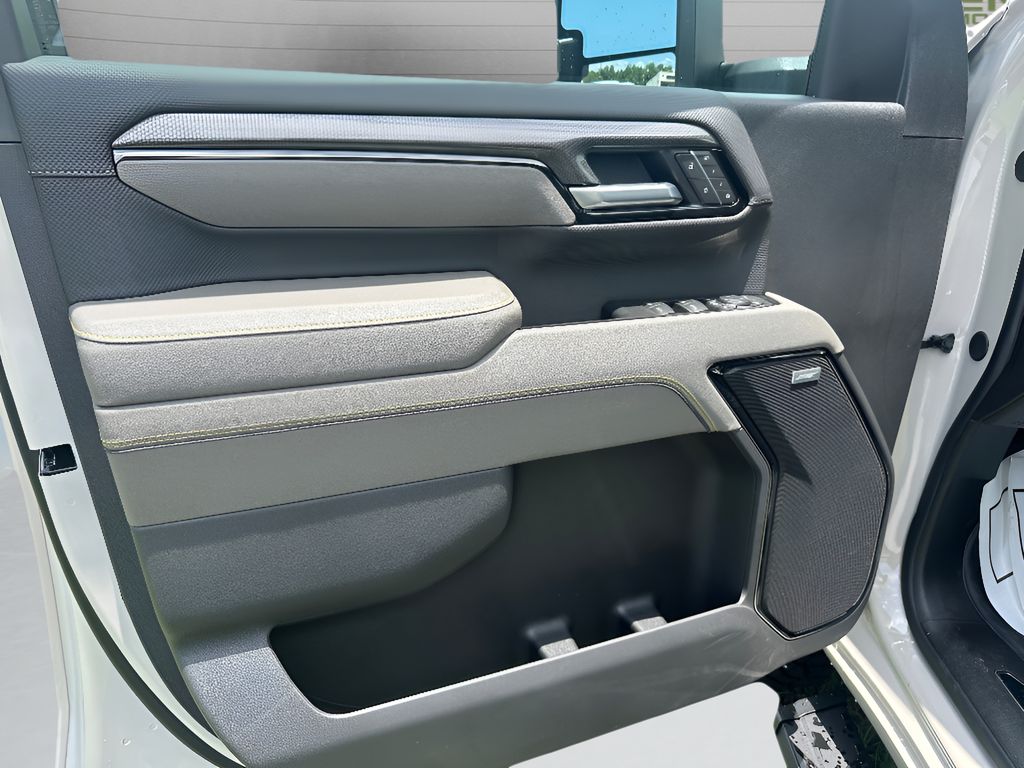 2026 Chevrolet Silverado 2500.0 - WHITE SANDS exterior view 19
