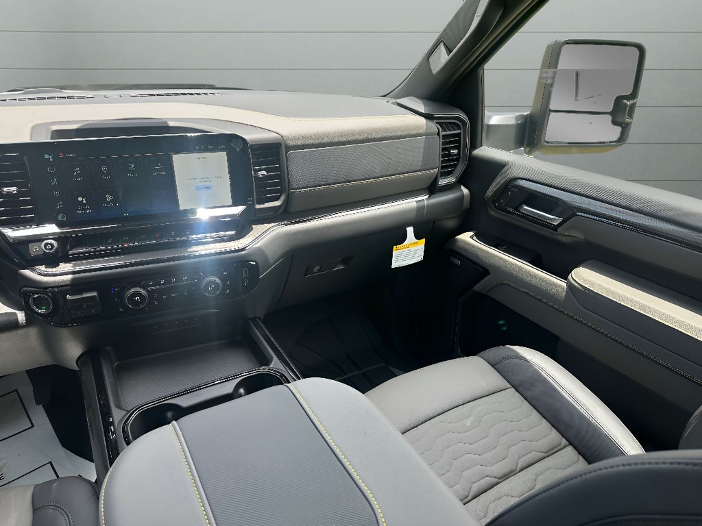 2026 Chevrolet Silverado 2500.0 - WHITE SANDS exterior view 17