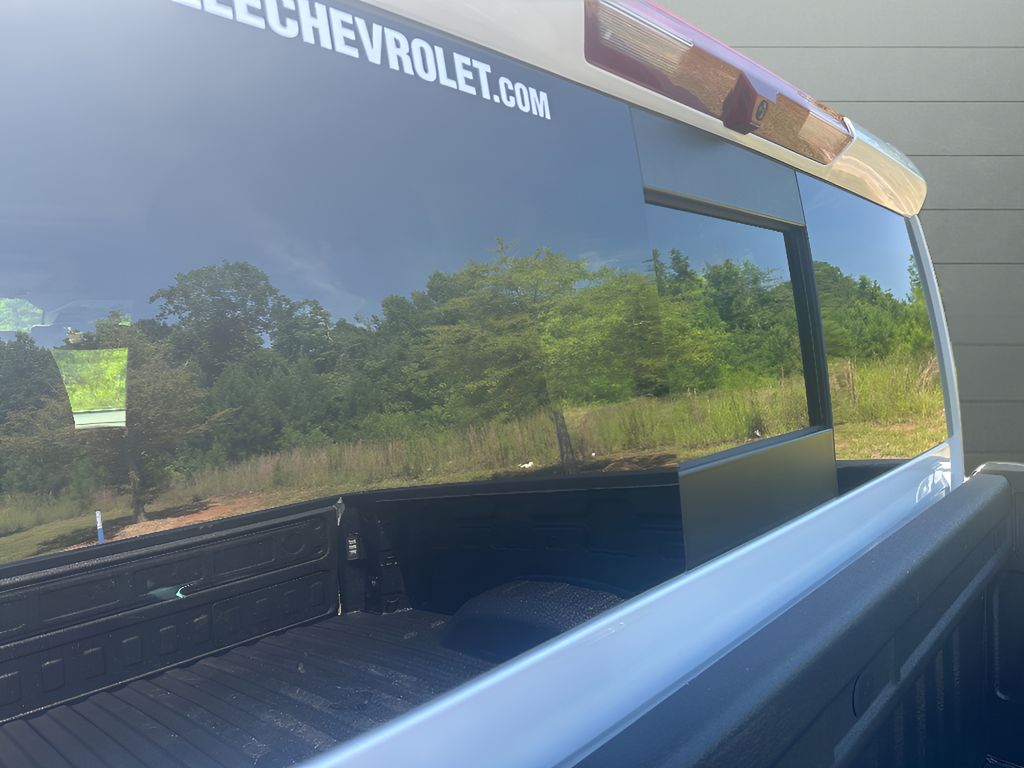 2026 Chevrolet Silverado 2500.0 - SUMMIT WHITE exterior view 14