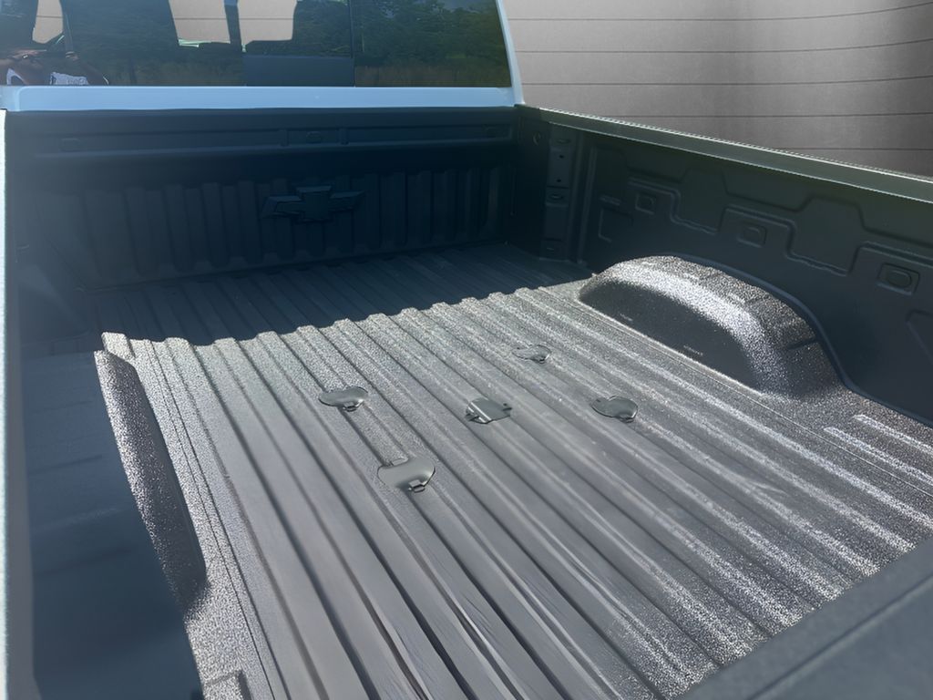 2026 Chevrolet Silverado 2500.0 - SUMMIT WHITE exterior view 13