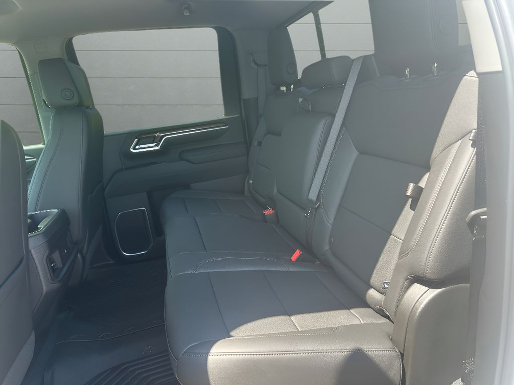 2026 Chevrolet Silverado 2500.0 - SUMMIT WHITE exterior view 15