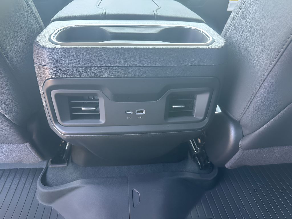 2026 Chevrolet Silverado 2500.0 - SUMMIT WHITE exterior view 16