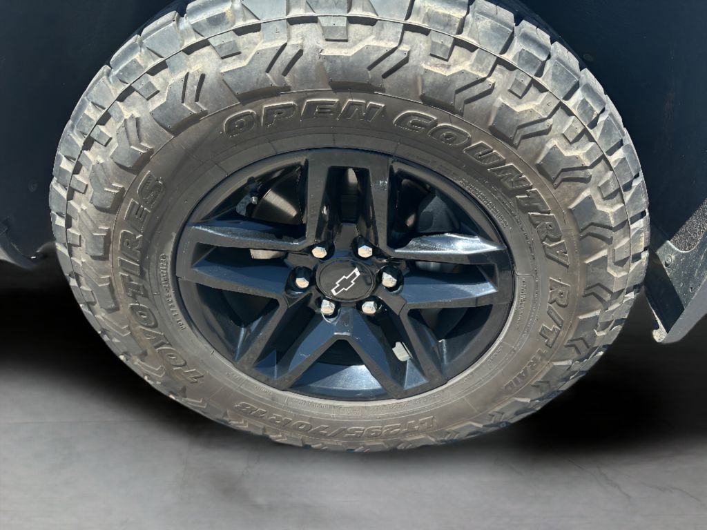 2020 Chevrolet Silverado 1500 - Summit White exterior view 5