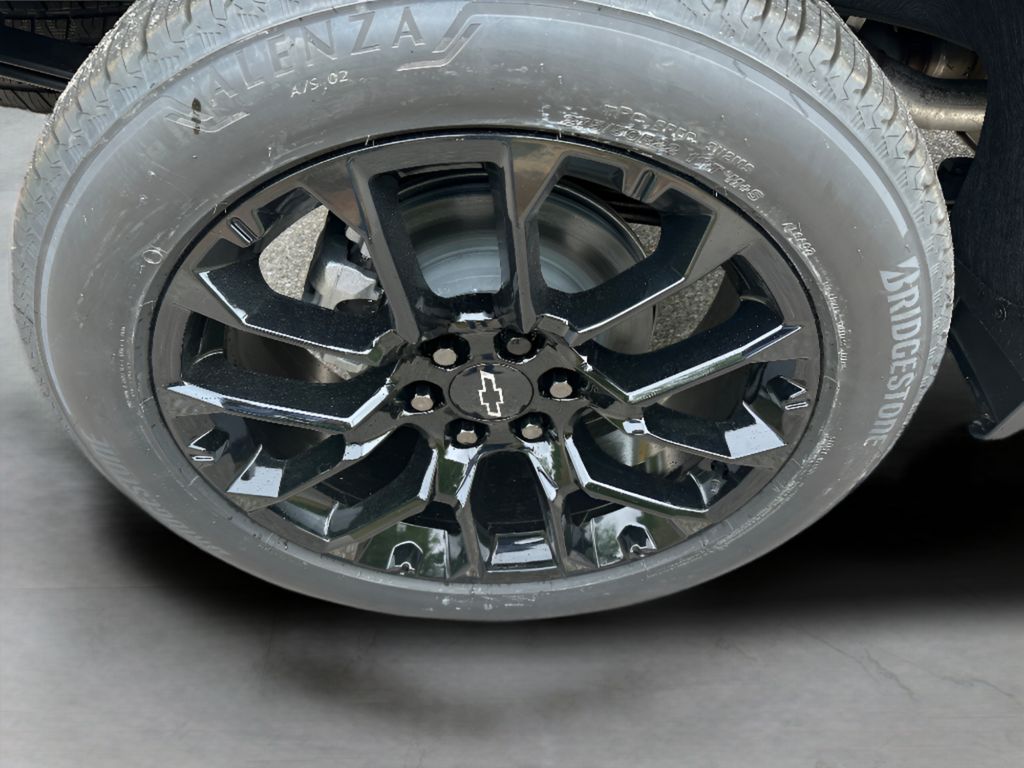 2026 Chevrolet Silverado 1500 - BLACK exterior view 10