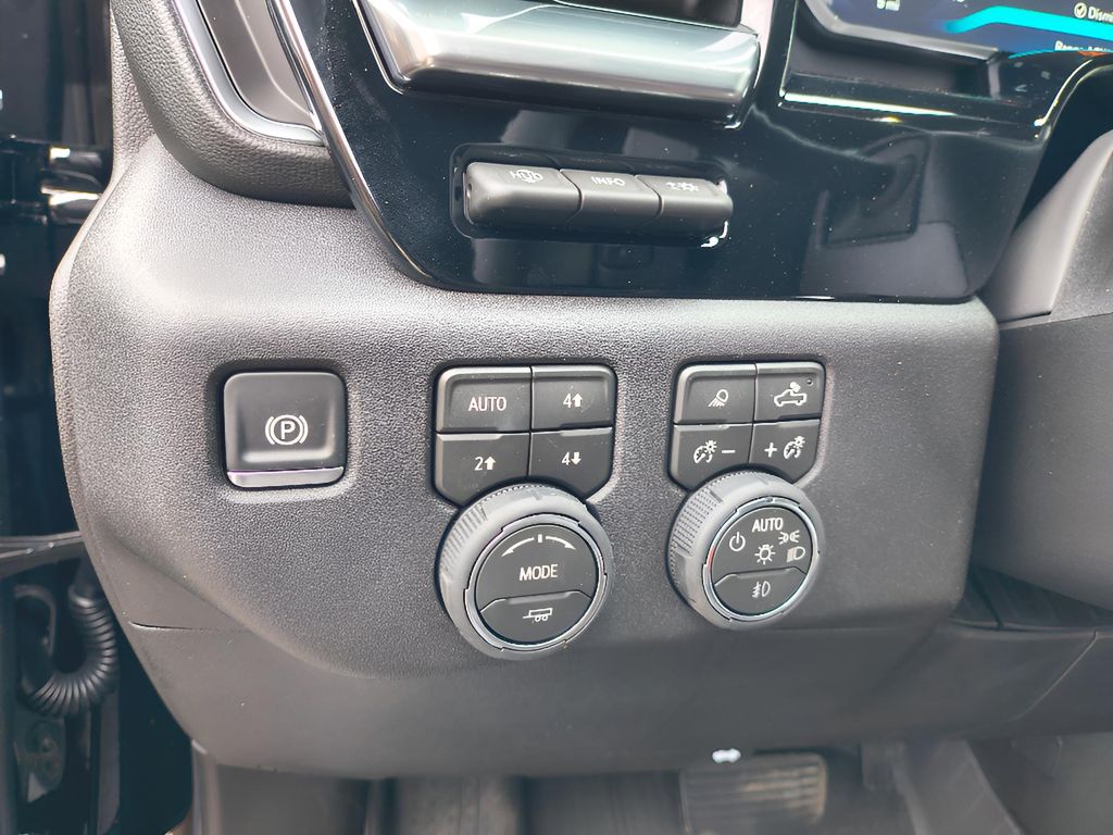 2026 Chevrolet Silverado 1500 - BLACK exterior view 18