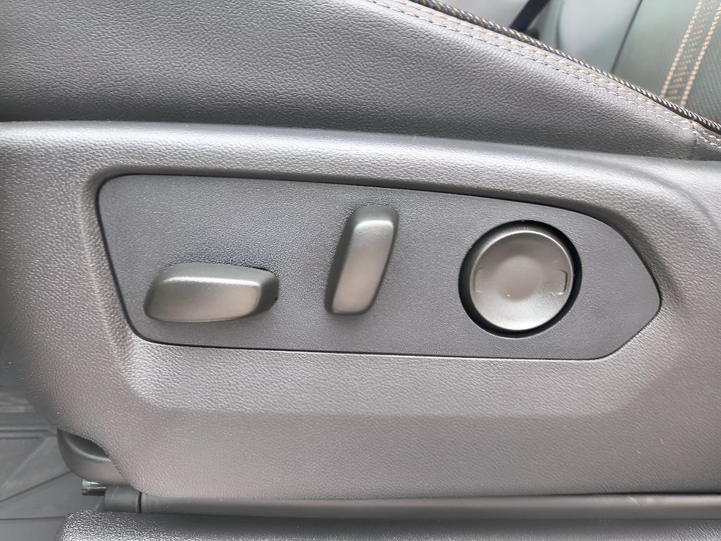 2026 Chevrolet Silverado 1500 - BLACK exterior view 16