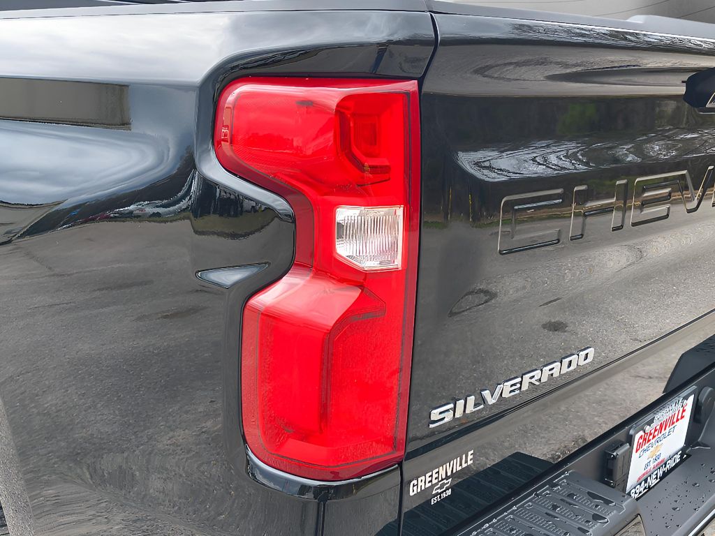 2026 Chevrolet Silverado 1500 - BLACK exterior view 3