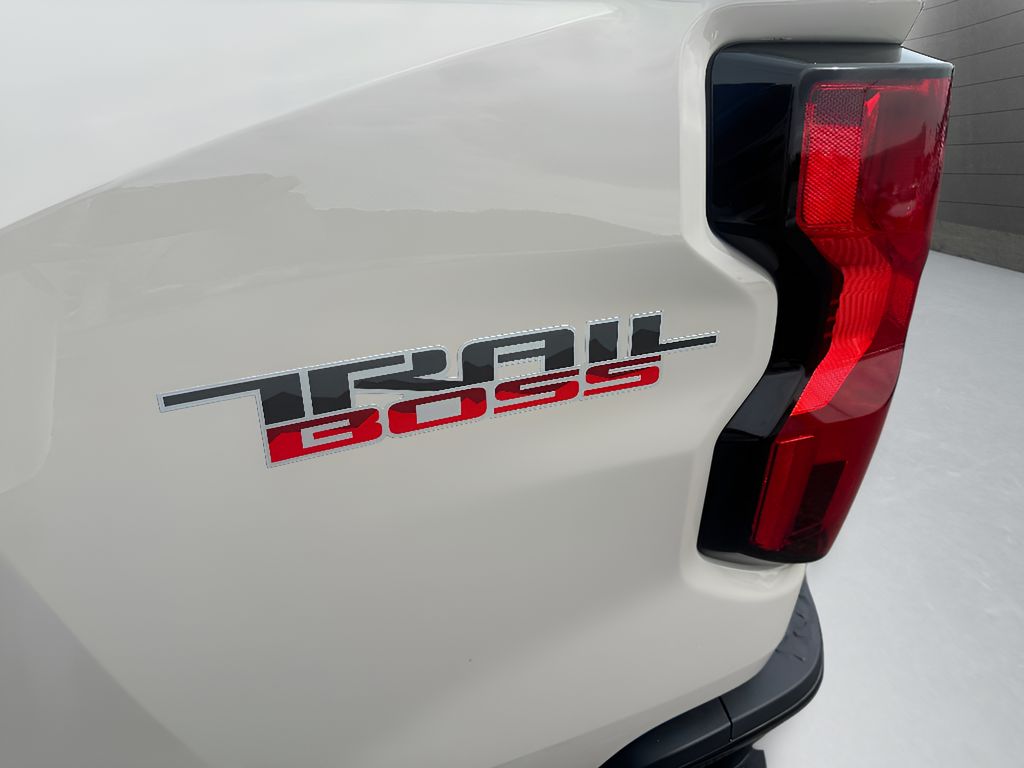 2026 Chevrolet Colorado 4WD Trail Boss - WHITE SANDS exterior view 10