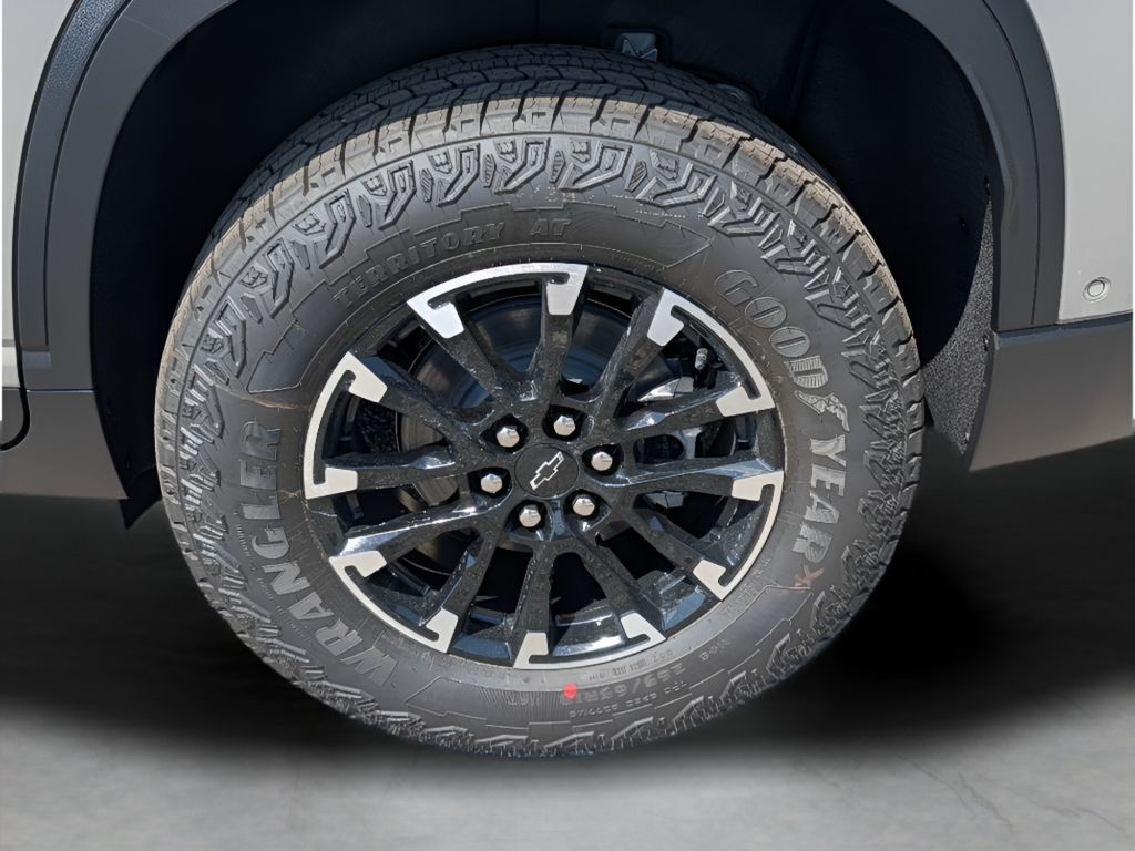 2026 Chevrolet Traverse AWD Z71 - SANDSTONE GRAY exterior view 3