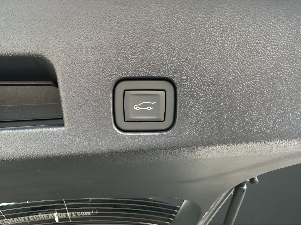 2026 Chevrolet Traverse FWD LT - STERLING GRAY METALLIC exterior view 11