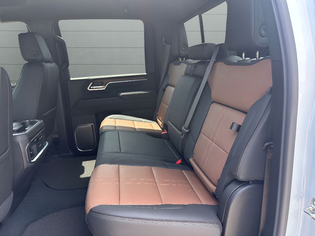 2026 Chevrolet Silverado 2500.0 - POLAR WHITE TRICOAT exterior view 16