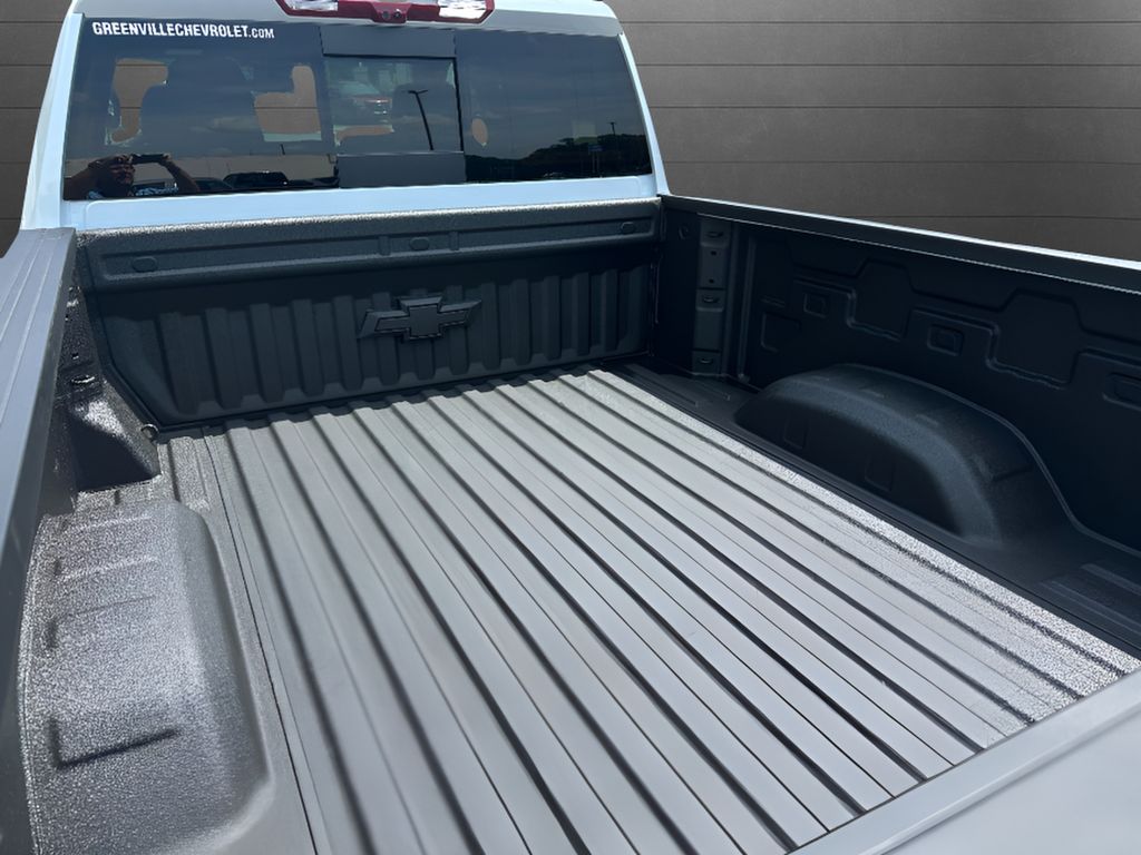 2026 Chevrolet Silverado 2500.0 - POLAR WHITE TRICOAT exterior view 15
