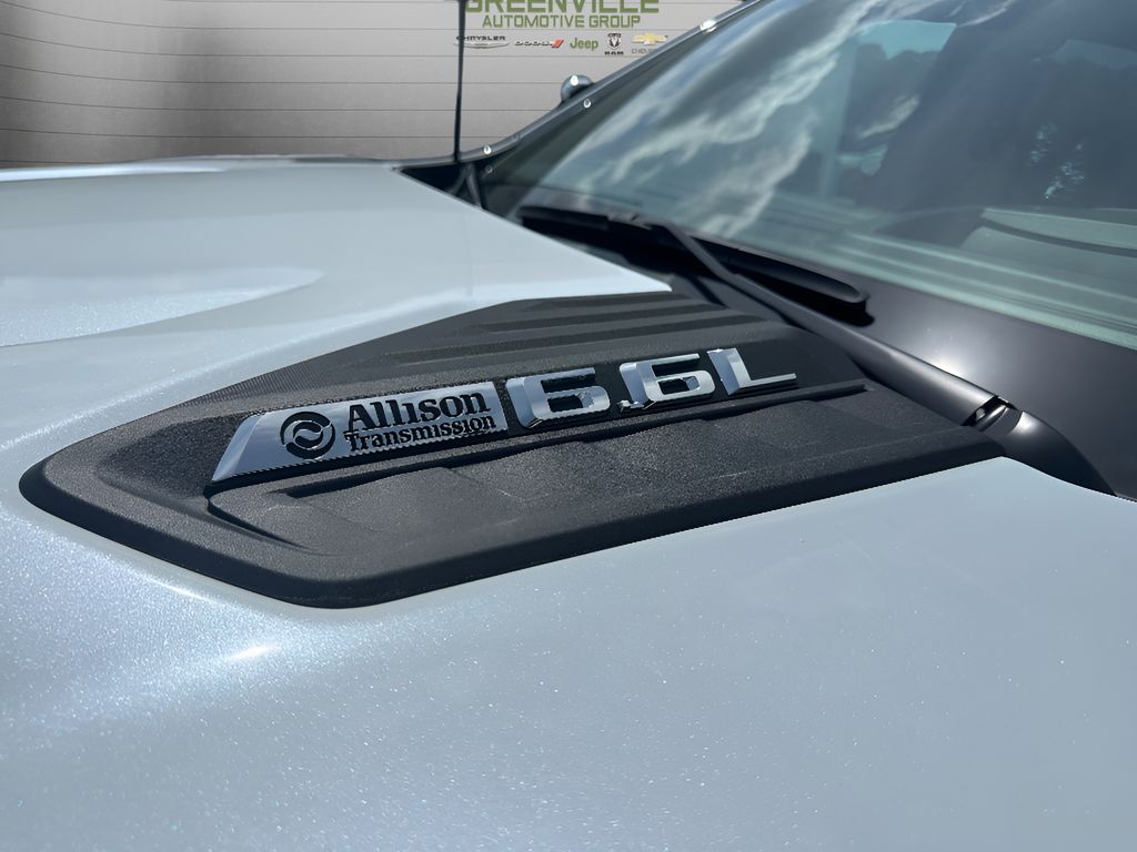 2026 Chevrolet Silverado 2500.0 - POLAR WHITE TRICOAT exterior view 12