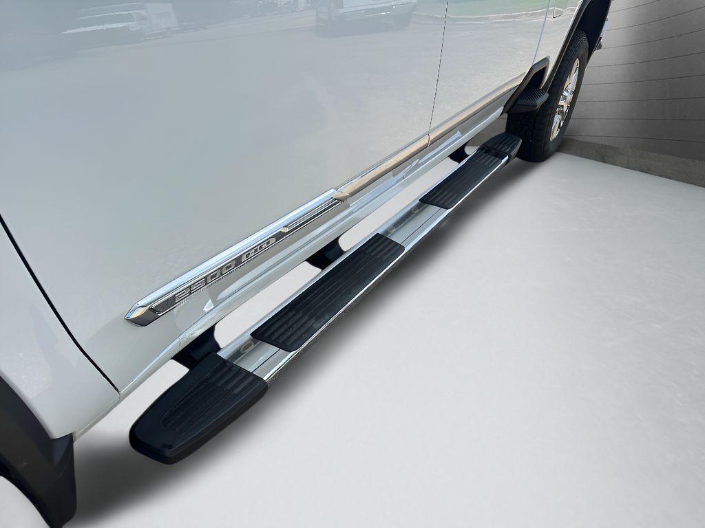 2026 Chevrolet Silverado 2500.0 - POLAR WHITE TRICOAT exterior view 10