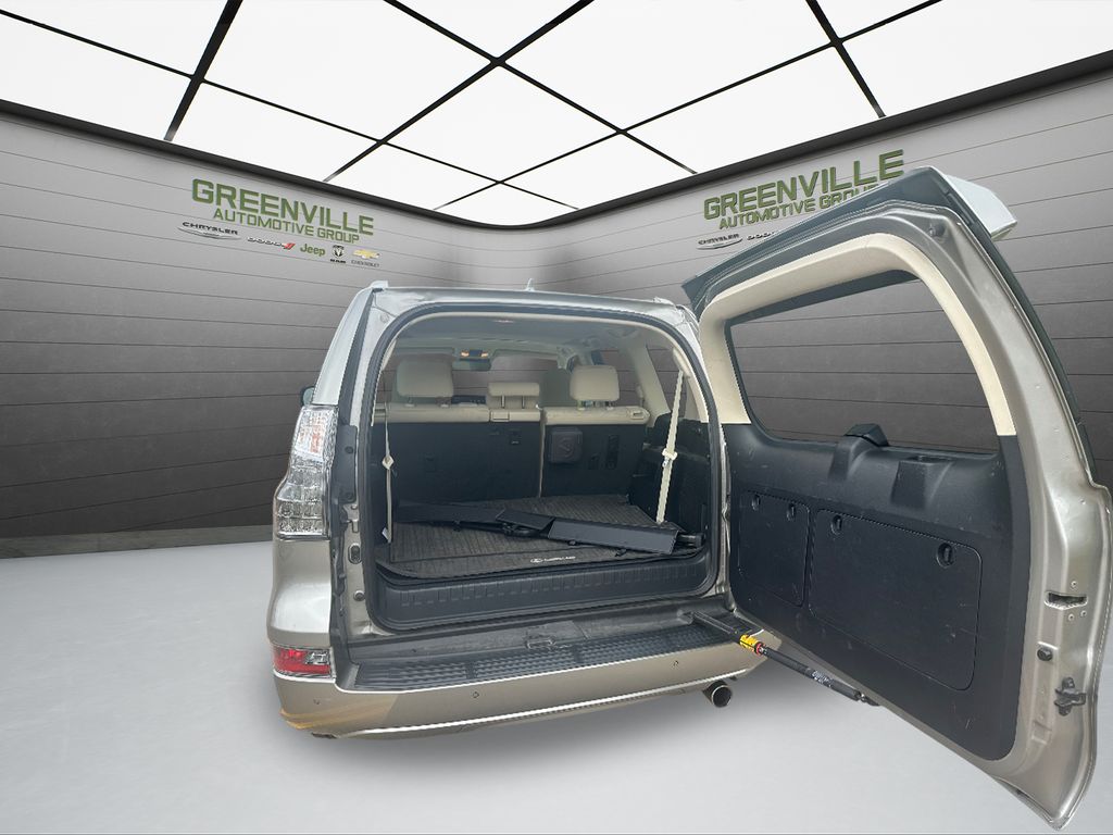 2023 Lexus GX 460 460 Premium - Atomic Silver exterior view 10