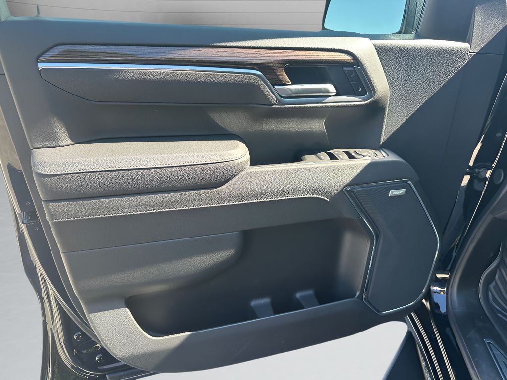 2026 Chevrolet Silverado 1500 - BLACK exterior view 20