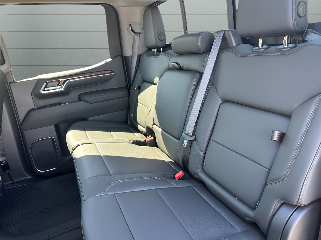 2026 Chevrolet Silverado 1500 - BLACK exterior view 13