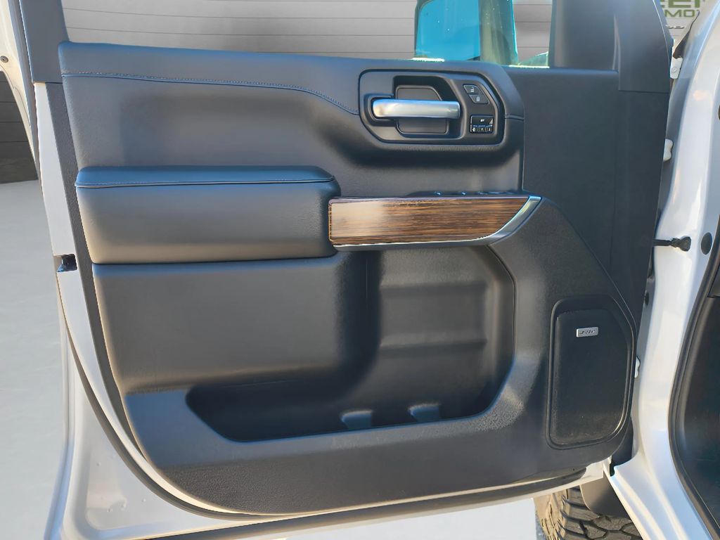 2023 Chevrolet Silverado 2500 - Iridescent Pearl Tricoat exterior view 18