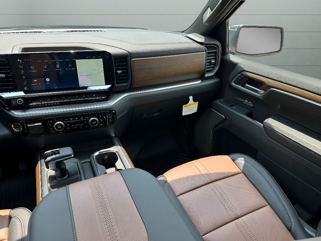 2026 Chevrolet Silverado 1500.0 - POLAR WHITE TRICOAT exterior view 18