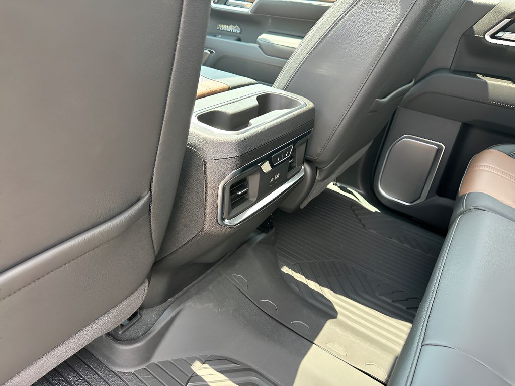 2026 Chevrolet Silverado 1500.0 - POLAR WHITE TRICOAT exterior view 13