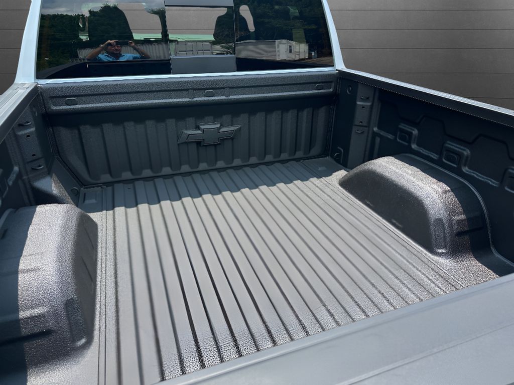 2026 Chevrolet Silverado 1500.0 - POLAR WHITE TRICOAT exterior view 11