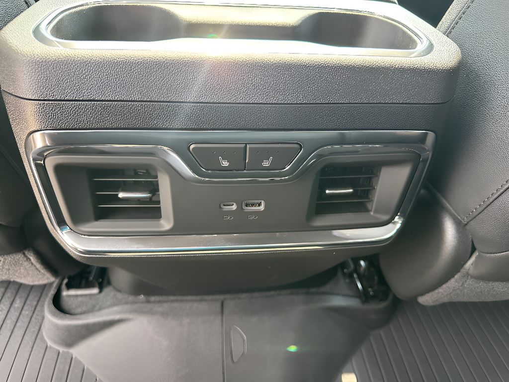 2026 Chevrolet Silverado 1500.0 - POLAR WHITE TRICOAT exterior view 15