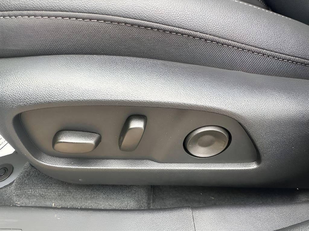2026 Chevrolet Equinox FWD LT - SUMMIT WHITE exterior view 20
