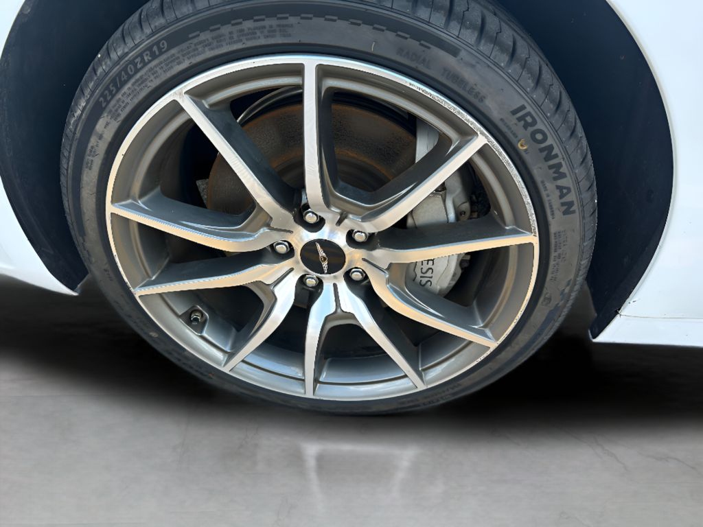 2024 Genesis G70 2.5T - Alta White exterior view 9