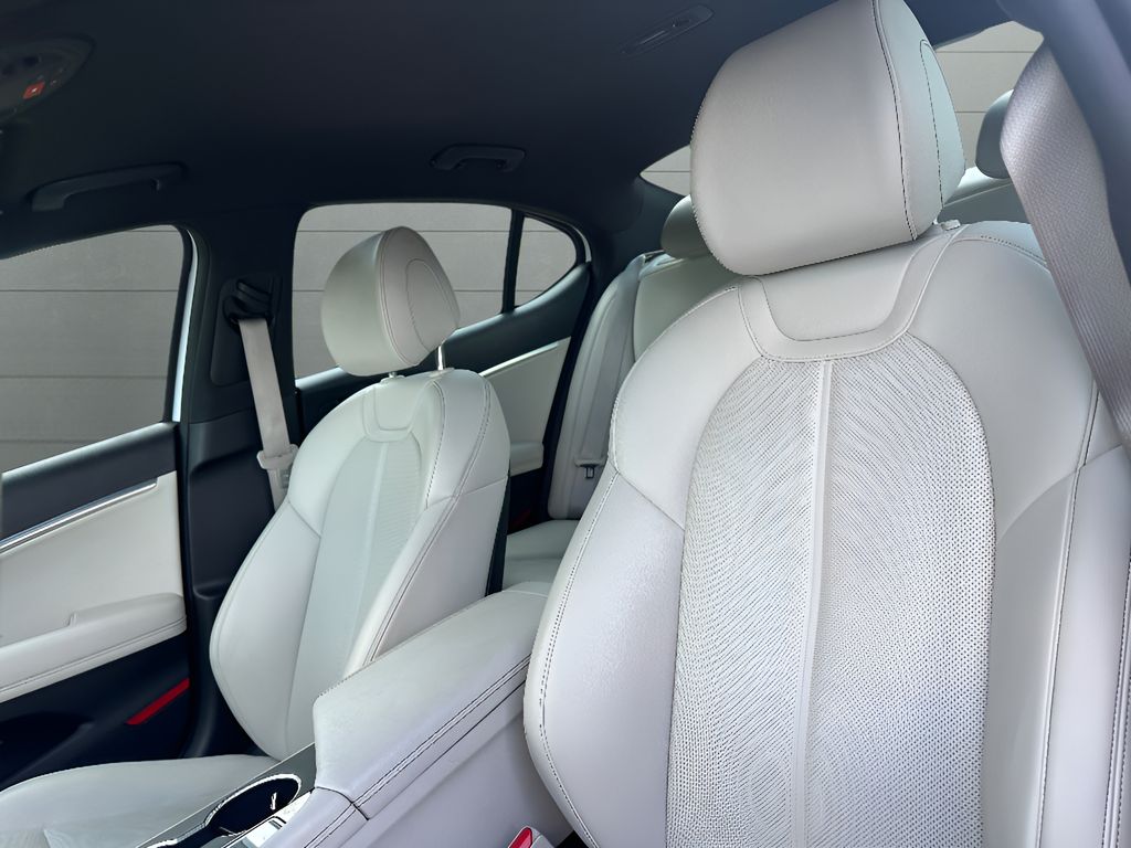 2024 Genesis G70 2.5T - Alta White exterior view 16