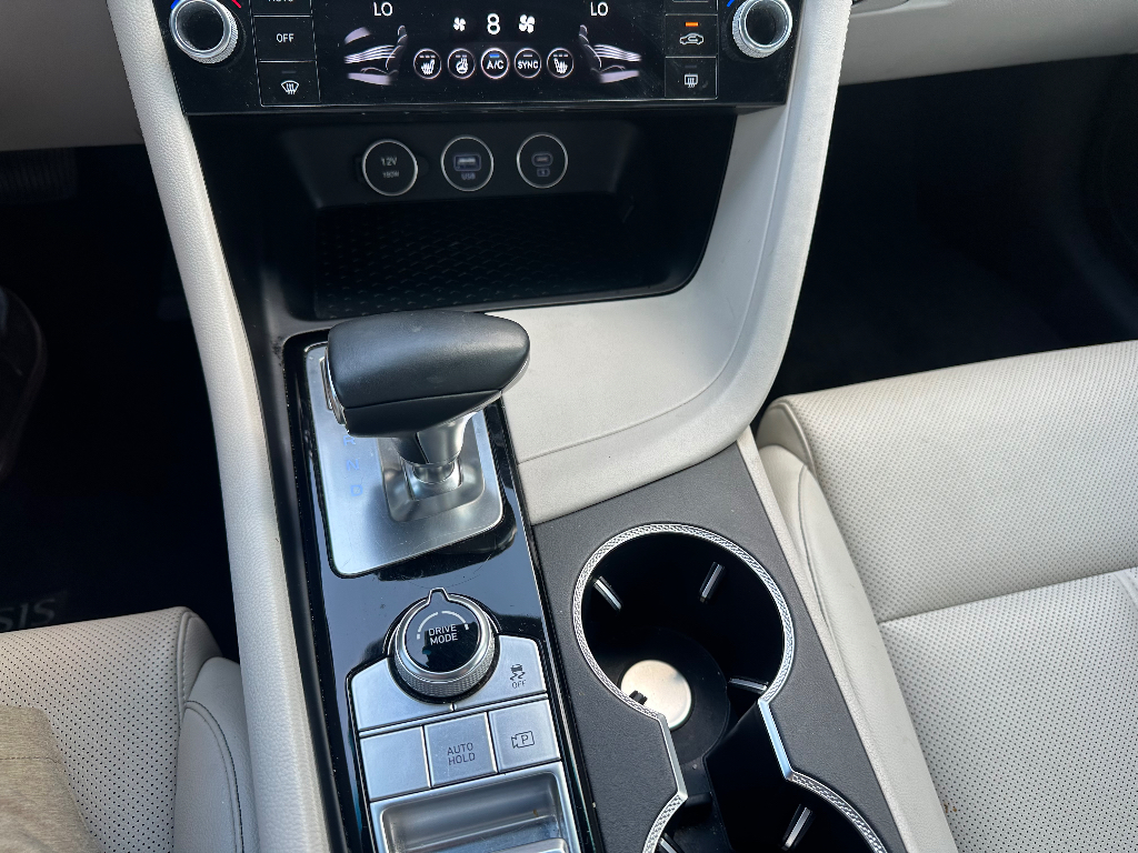 2024 Genesis G70 2.5T - Alta White exterior view 18