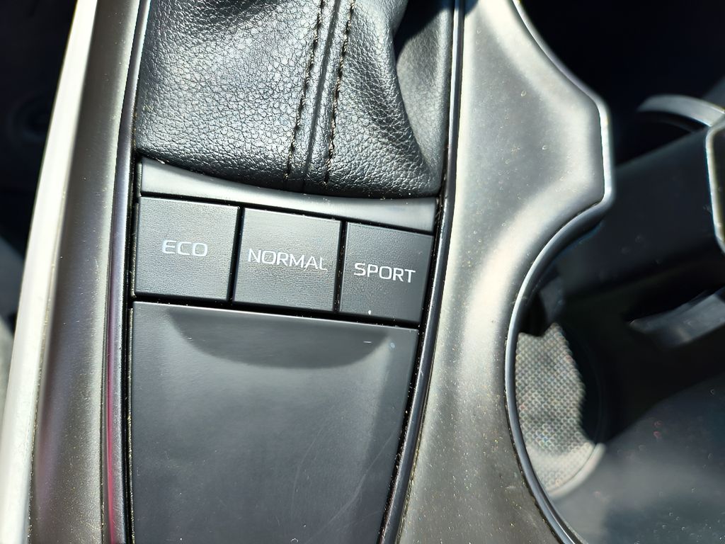 Used 2023 Toyota Camry SE