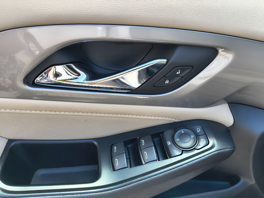 2022 Chevrolet Traverse LS - Summit White exterior view 9