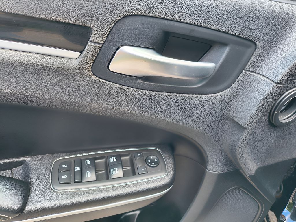 2021 Chrysler 300S W/NAV - Gloss Black exterior view 9