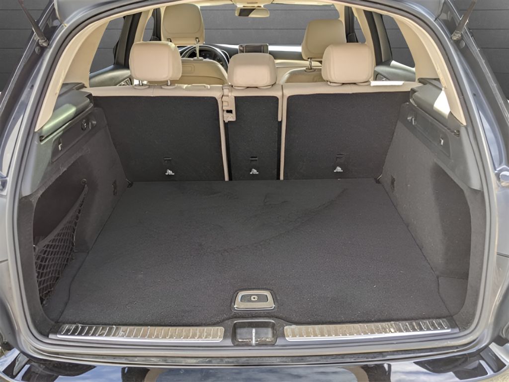 2018 Mercedes-Benz GLC 300 - BLACK exterior view 11