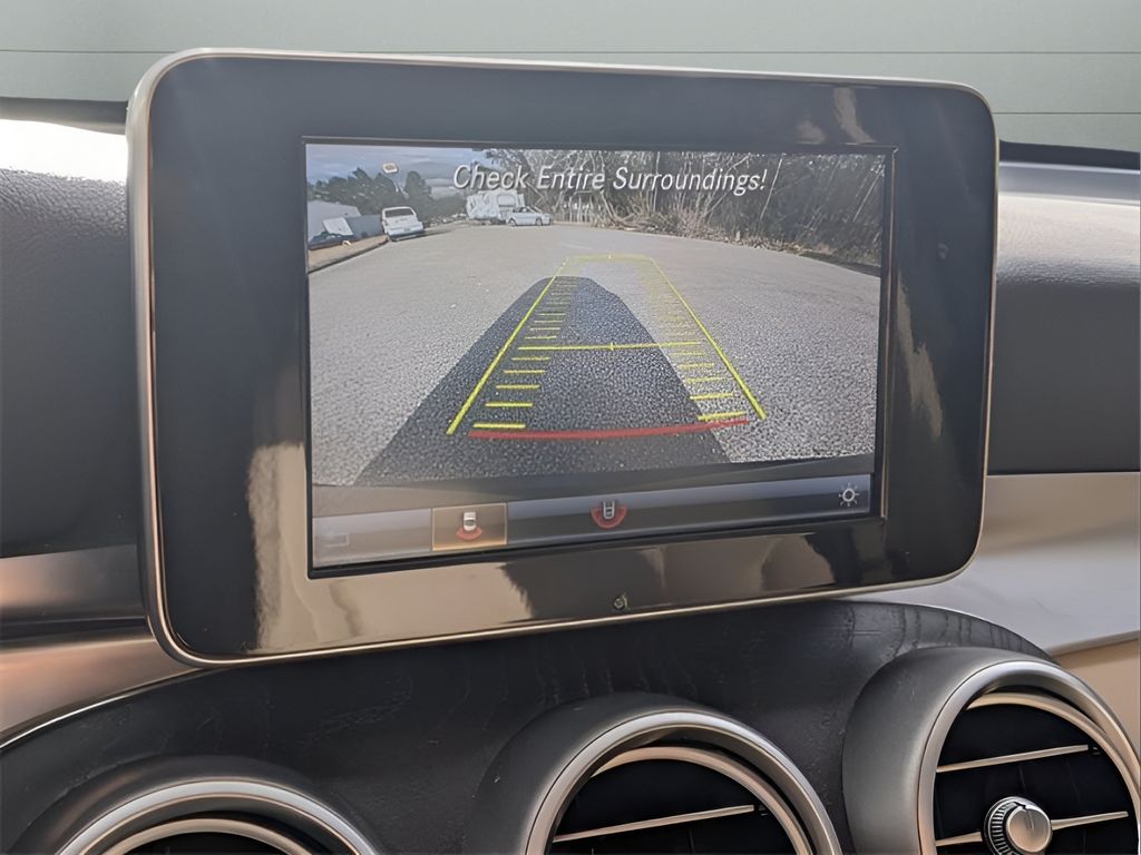 2018 Mercedes-Benz GLC 300 - BLACK exterior view 18