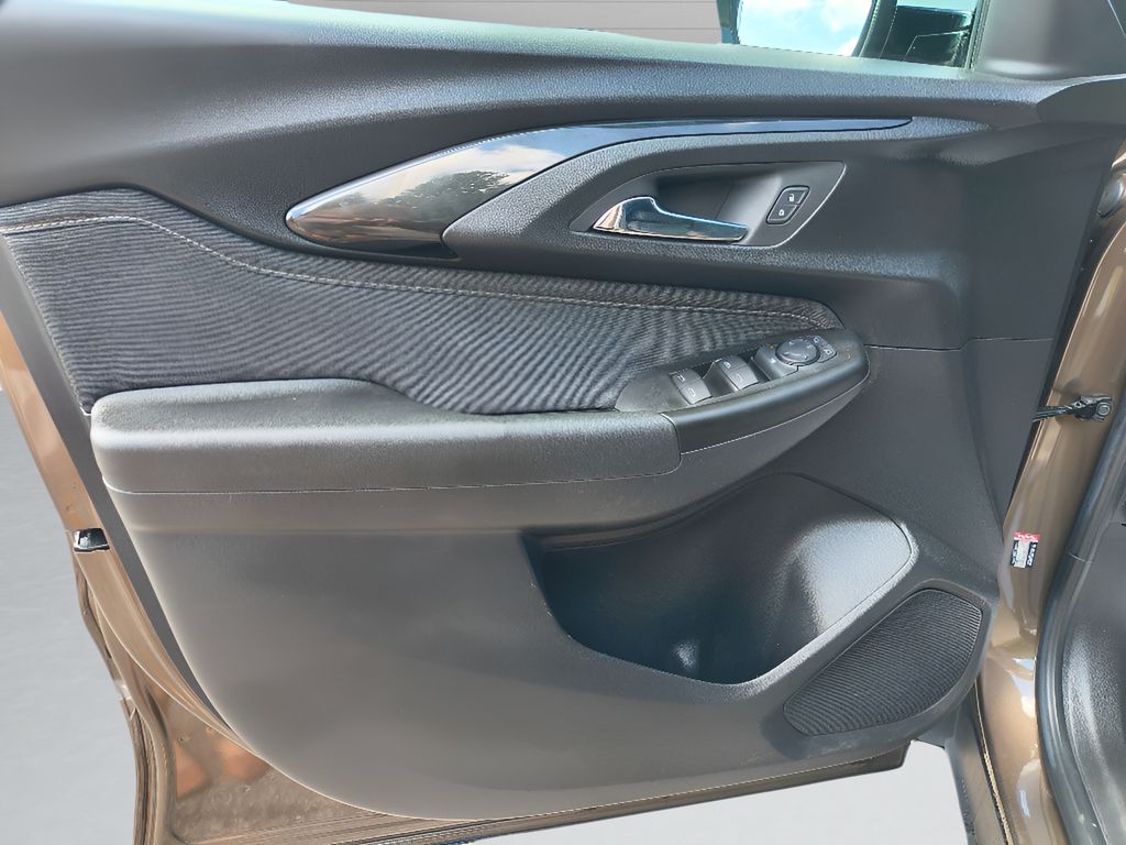 2022 Chevrolet TrailBlazer ACTIV - Zeus Bronze Metallic exterior view 10