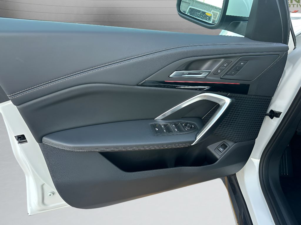 2025 BMW X1 xDrive28i - Alpine White exterior view 19