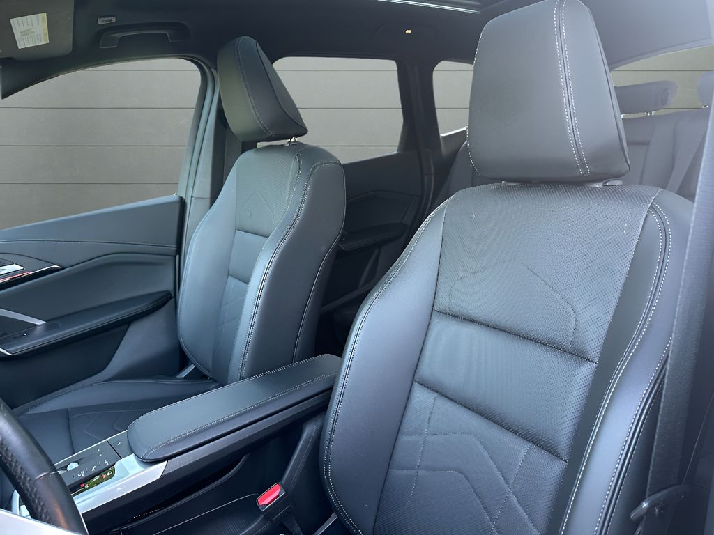 2025 BMW X1 xDrive28i - Alpine White exterior view 20