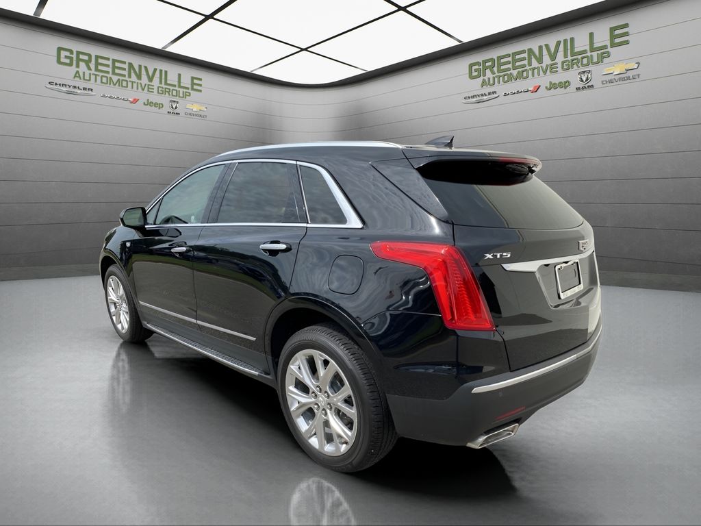 2018 Cadillac XT5 Luxury FWD - STELLAR BLACK METALLIC exterior view 3