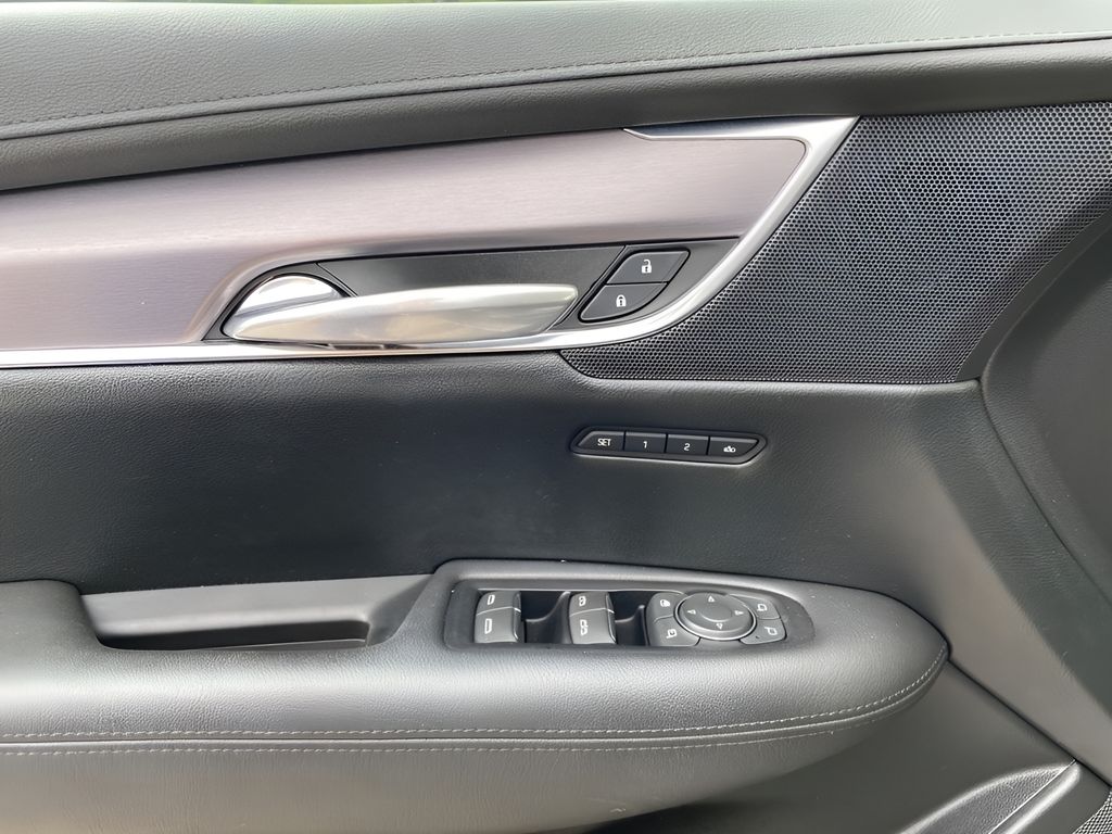 2018 Cadillac XT5 Luxury FWD - STELLAR BLACK METALLIC exterior view 20