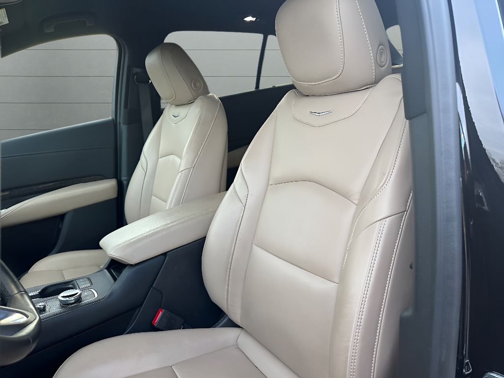 2025 Cadillac XT4 FWD Premium Luxury - Stellar Black Metallic exterior view 19